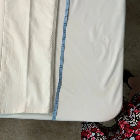 White Jeans Jones New York with details pockets 🥰 - Picture 7 of 15